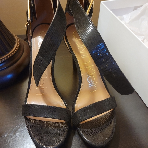 Calvin Klein Shoes - Picture 2 of 6